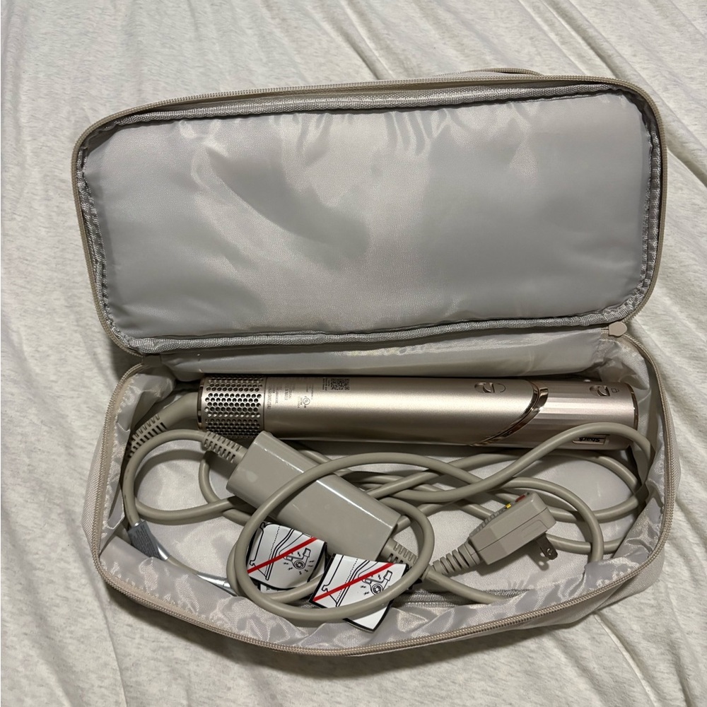 Shark Flexstyle air drying and styling system